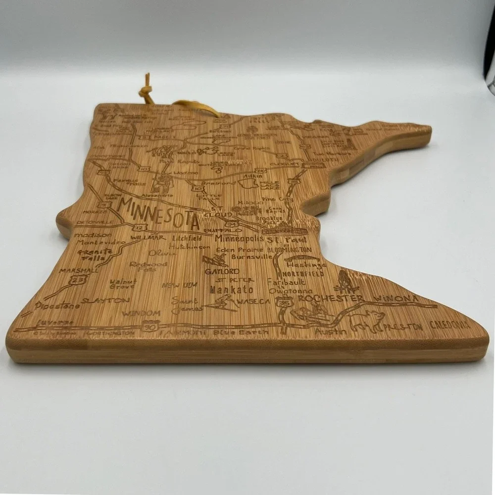 Totally Bamboo Minnesota State Map Cutting Board Unisex Medium Brown NWOT